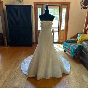 Classic Ivory Strapless Wedding Gown